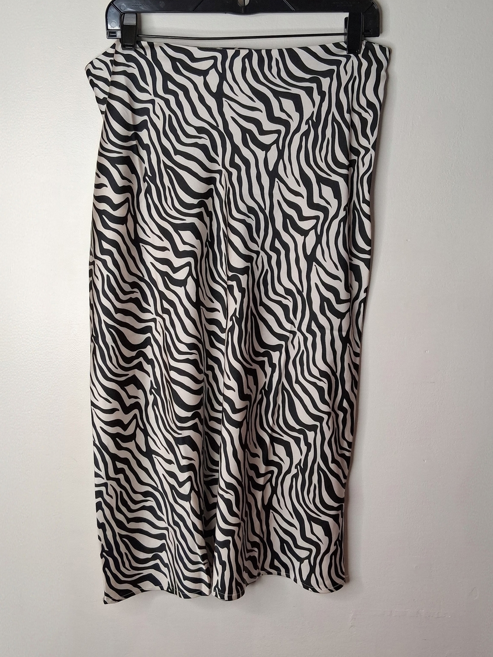GUESS Vivian Zebra Print Satin Midi Skirt Black Beige L